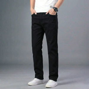 Men’s Essential Slim-Fit Denim Jeans – Classic Deep Black